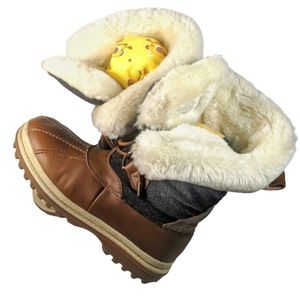 Khombu faux fur lined leather duck boot women's 8M